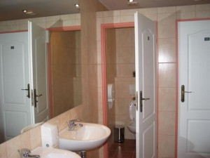 wastafels en toiletten